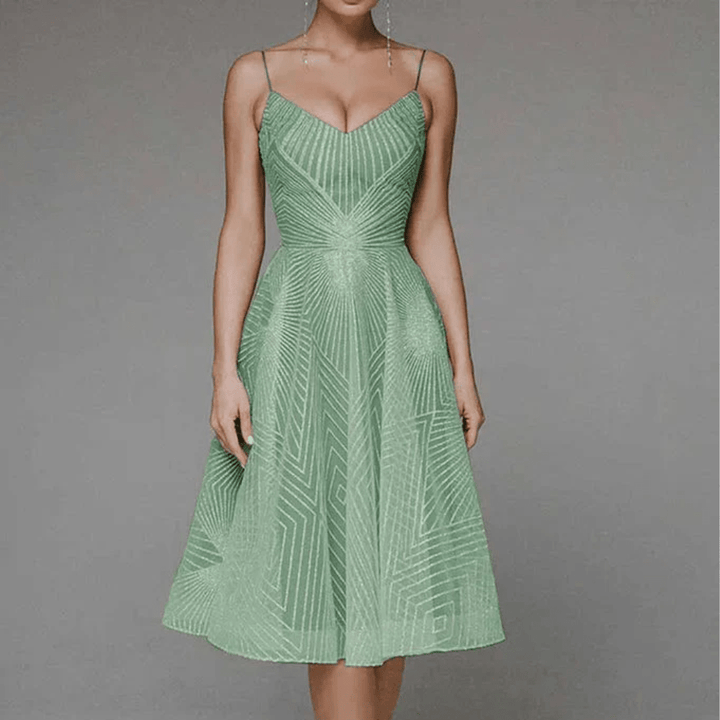 Alondra | Fashionable Dress with Elegant Open Back - Ciara & Fiona