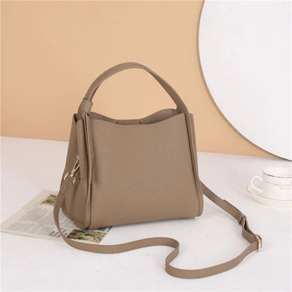 Anaïs Bucket - Ciara & Fiona