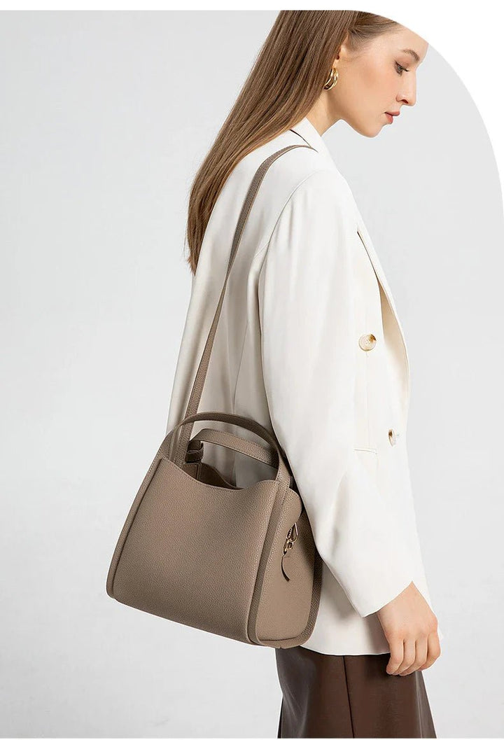 Anaïs Bucket - Ciara & Fiona