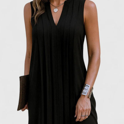 Clarhild™ | Elegant Flattering Dress with V - Neck - Luna Hampton