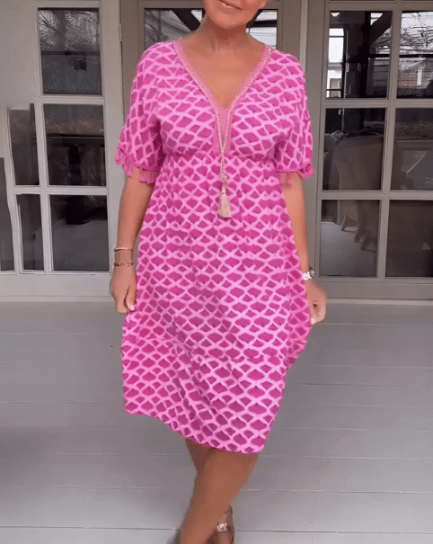 Della | Comfortable Loose Fit V - Neck Midi Dress - Ciara & Fiona