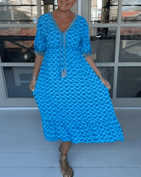 Della | Comfortable Loose Fit V - Neck Midi Dress - Ciara & Fiona