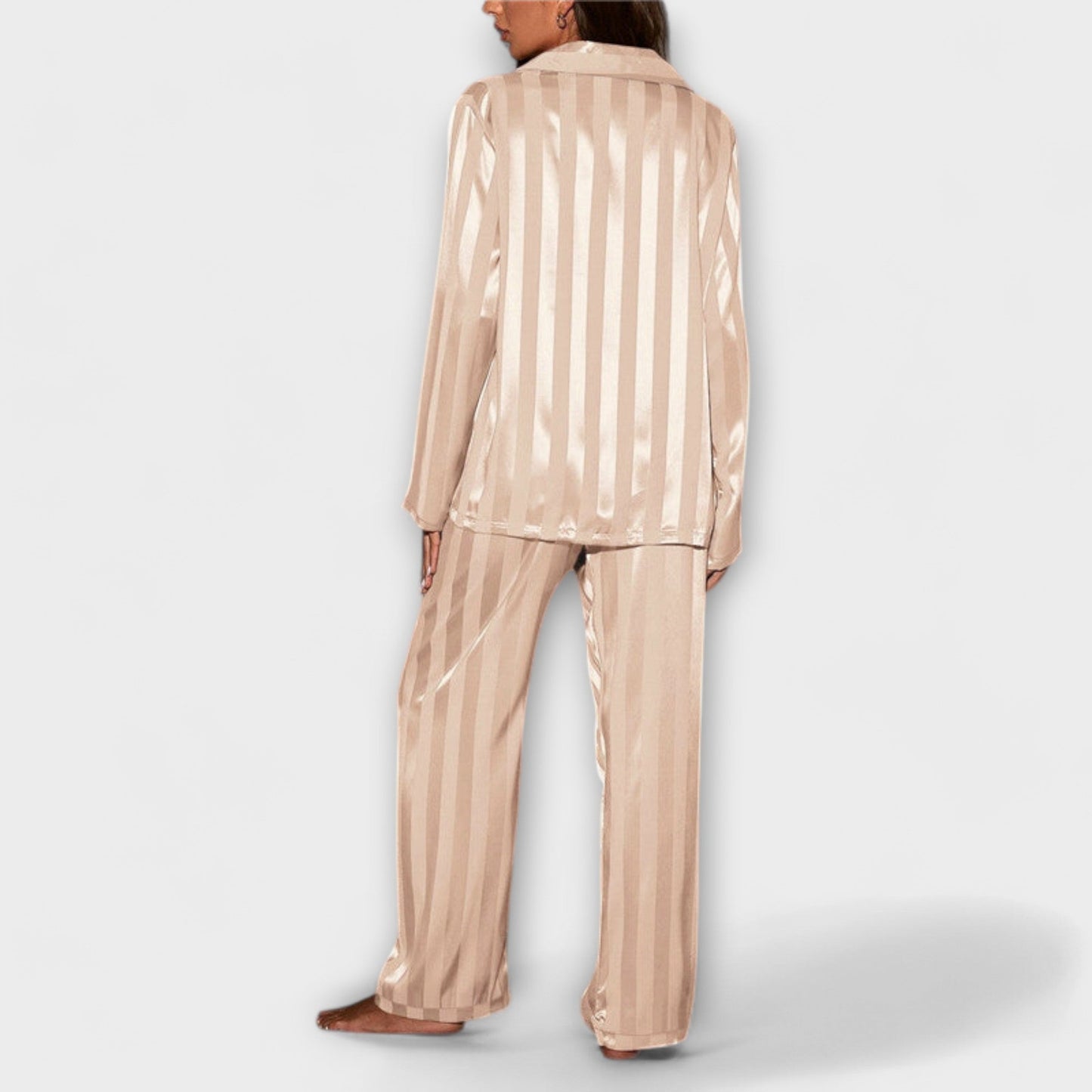 Flair - Luxurious Pajama - Luna Hampton