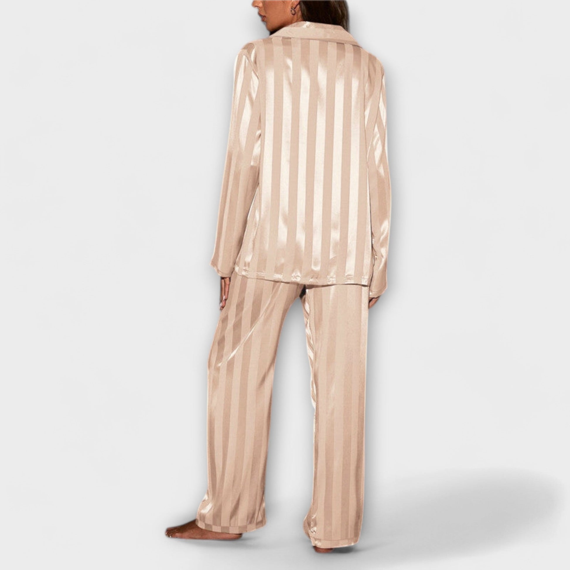 Flair - Luxurious Pajama - Luna Hampton