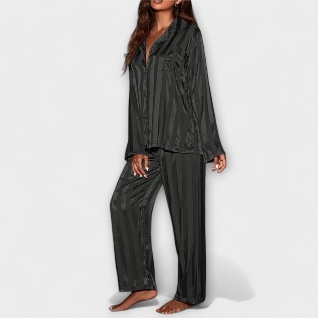 Flair - Luxurious Pajama - Luna Hampton