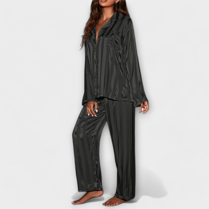 Flair - Luxurious Pajama - Luna Hampton