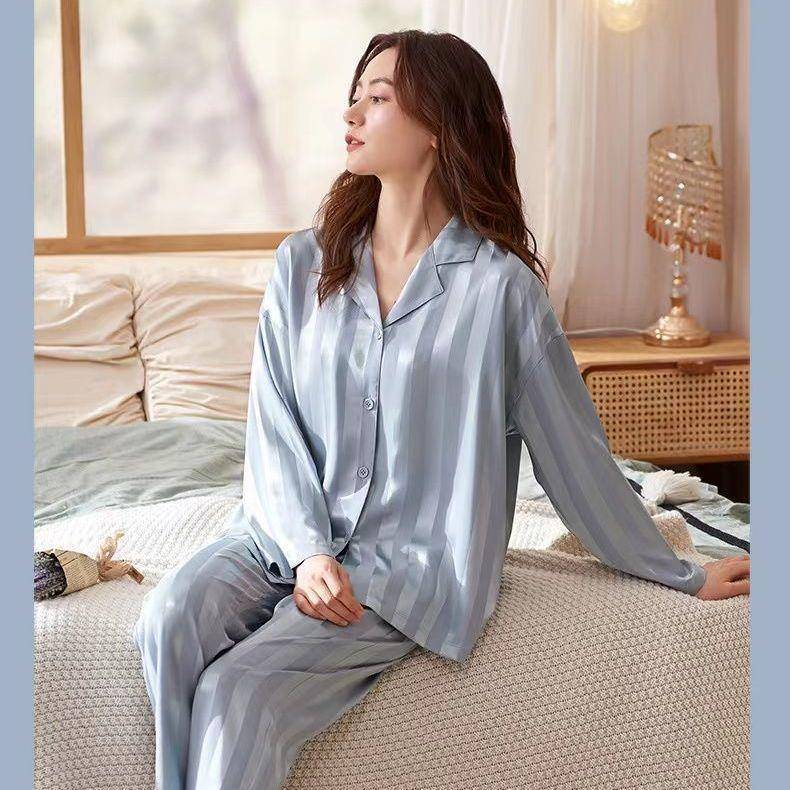 Flair - Luxurious Pajama - Luna Hampton