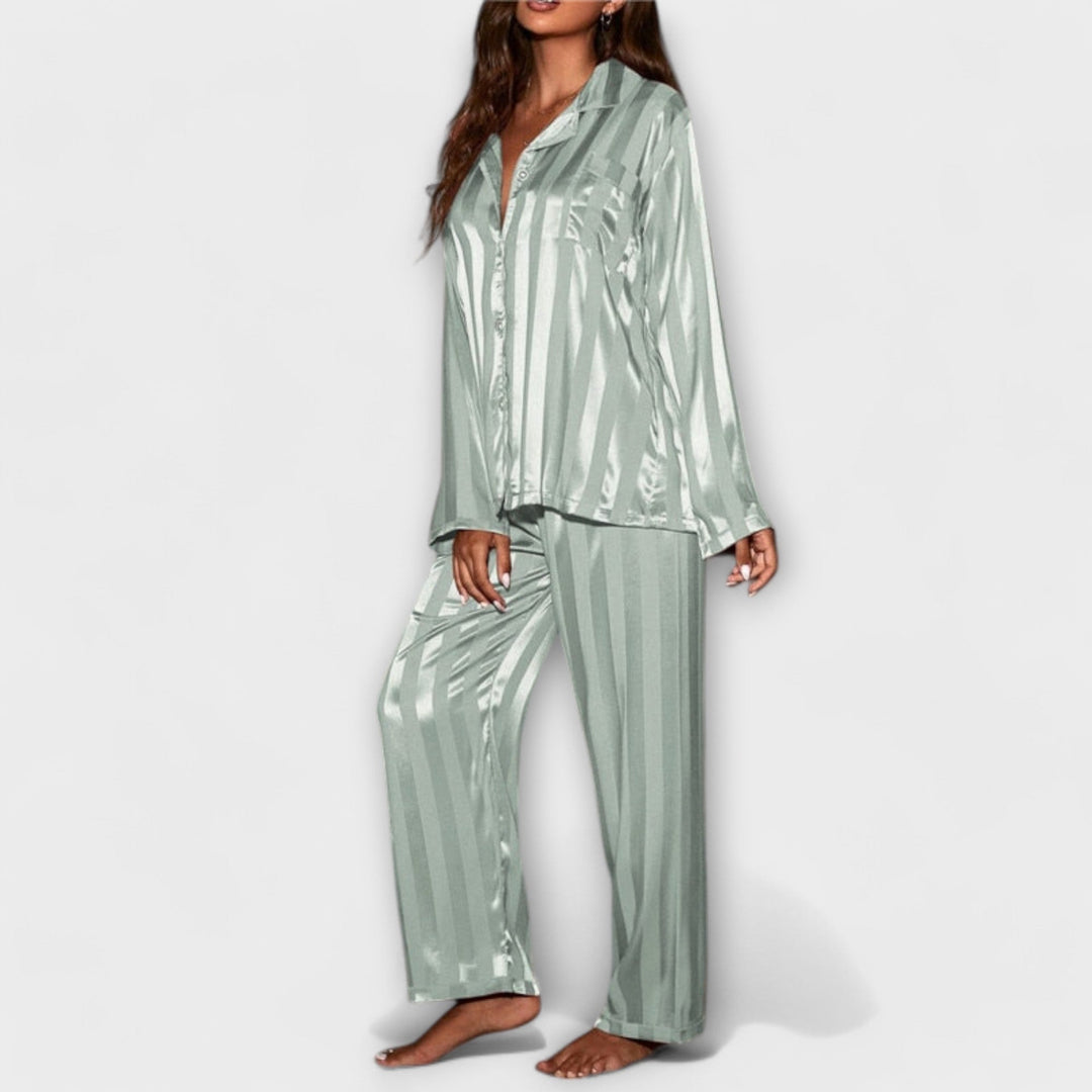 Flair - Luxurious Pajama - Luna Hampton