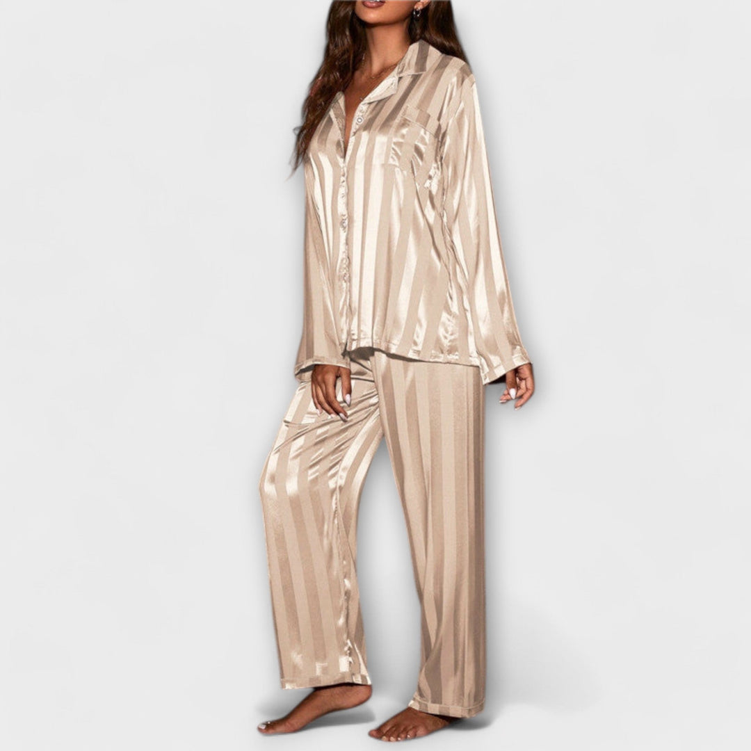 Flair - Luxurious Pajama - Luna Hampton