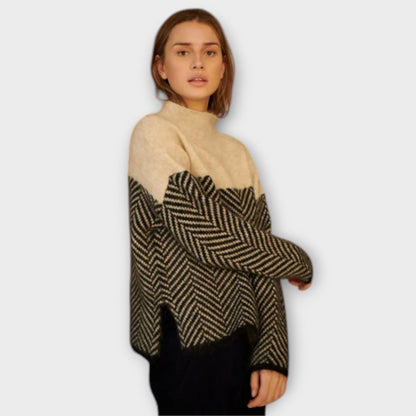 Maeve - Cozy Turtleneck Sweater - Ciara & Fiona