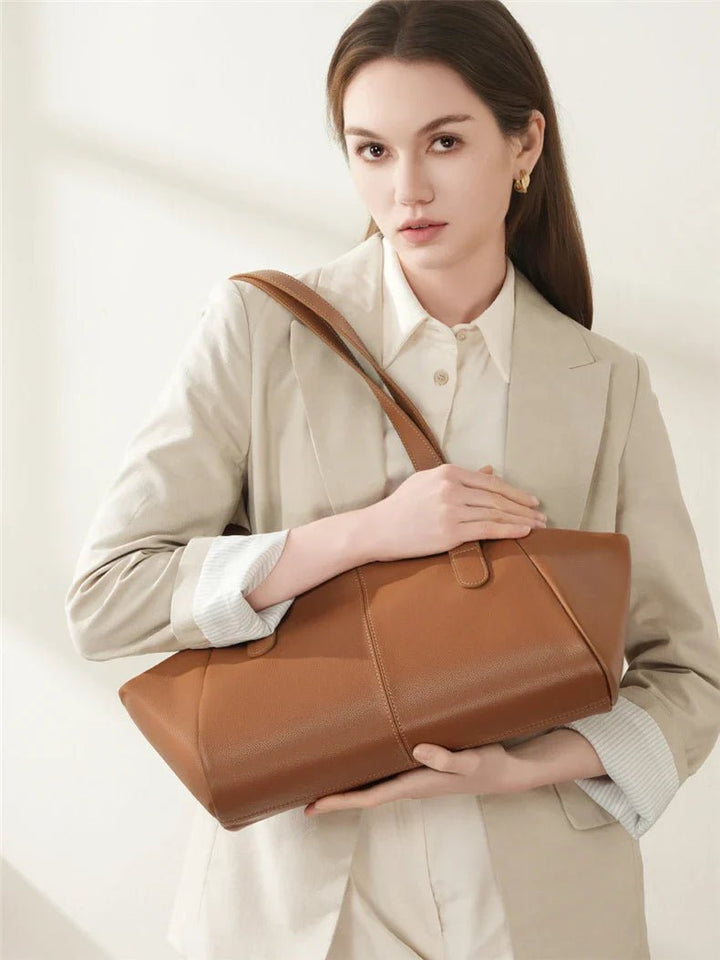 Regent Hobo - Ciara & Fiona