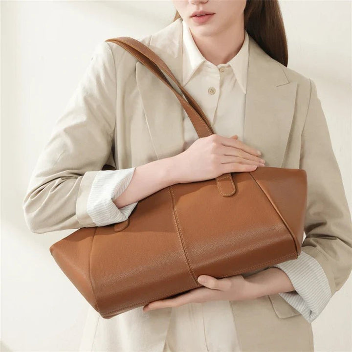 Regent Hobo - Ciara & Fiona