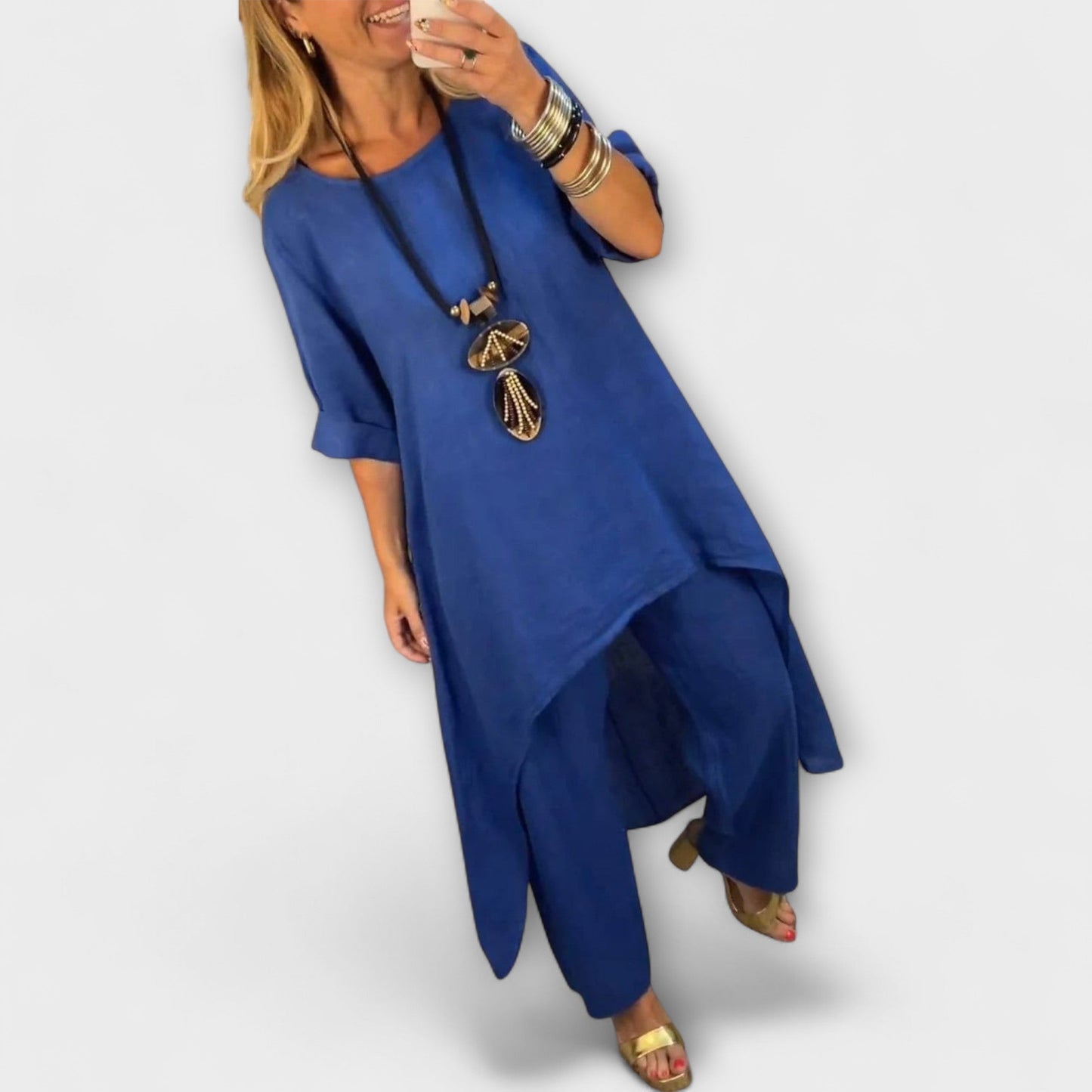 Tabea - Linen Suit with Round Neckline - Luna Hampton