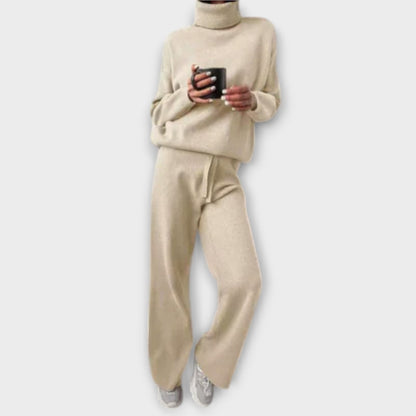 Theresa - Cozy Set - Luna Hampton