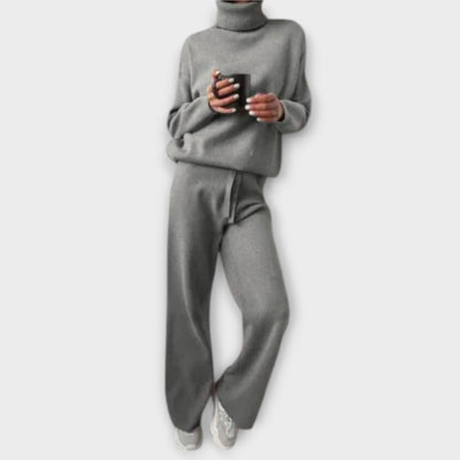 Theresa - Cozy Set - Luna Hampton