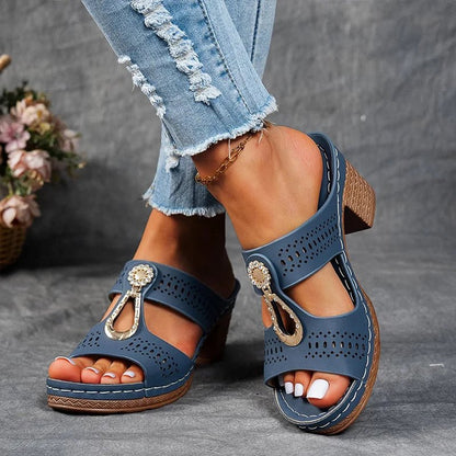 Yora | Chic and Comfortable Orthopedic Sandals - Ciara & Fiona